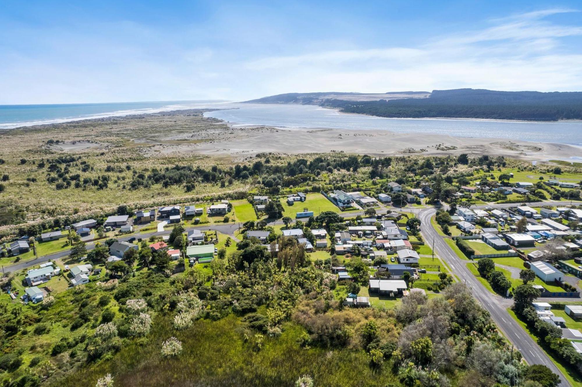 Port Waikato Holiday Park Екстериор снимка