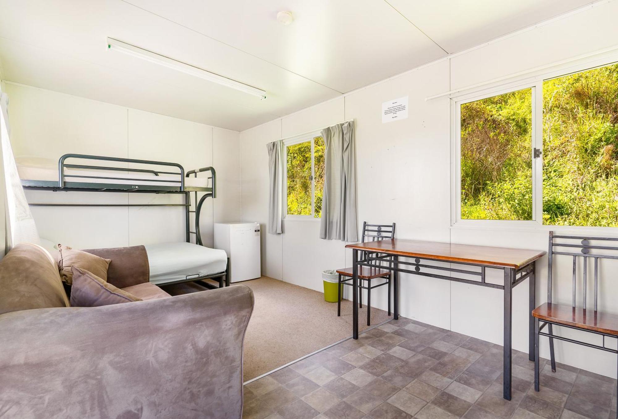 Port Waikato Holiday Park Екстериор снимка