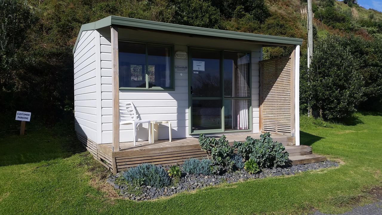 Port Waikato Holiday Park Екстериор снимка